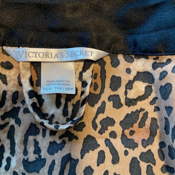 Victoria Secret Brown and Black Leopard Short Robe with Belt Size XS - Picture 4 of 4